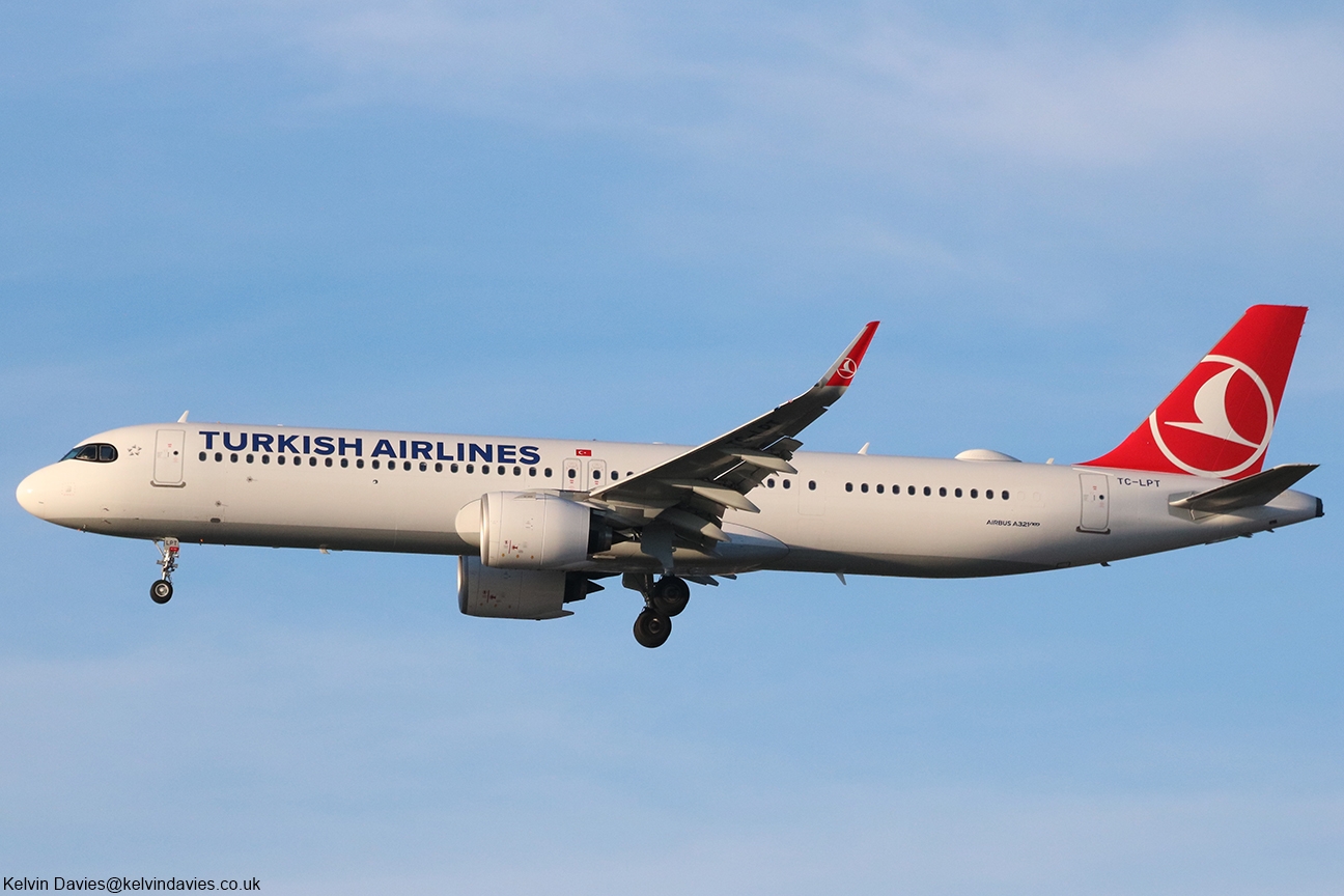 Turkish Airlines A321 NEO TC-LPT