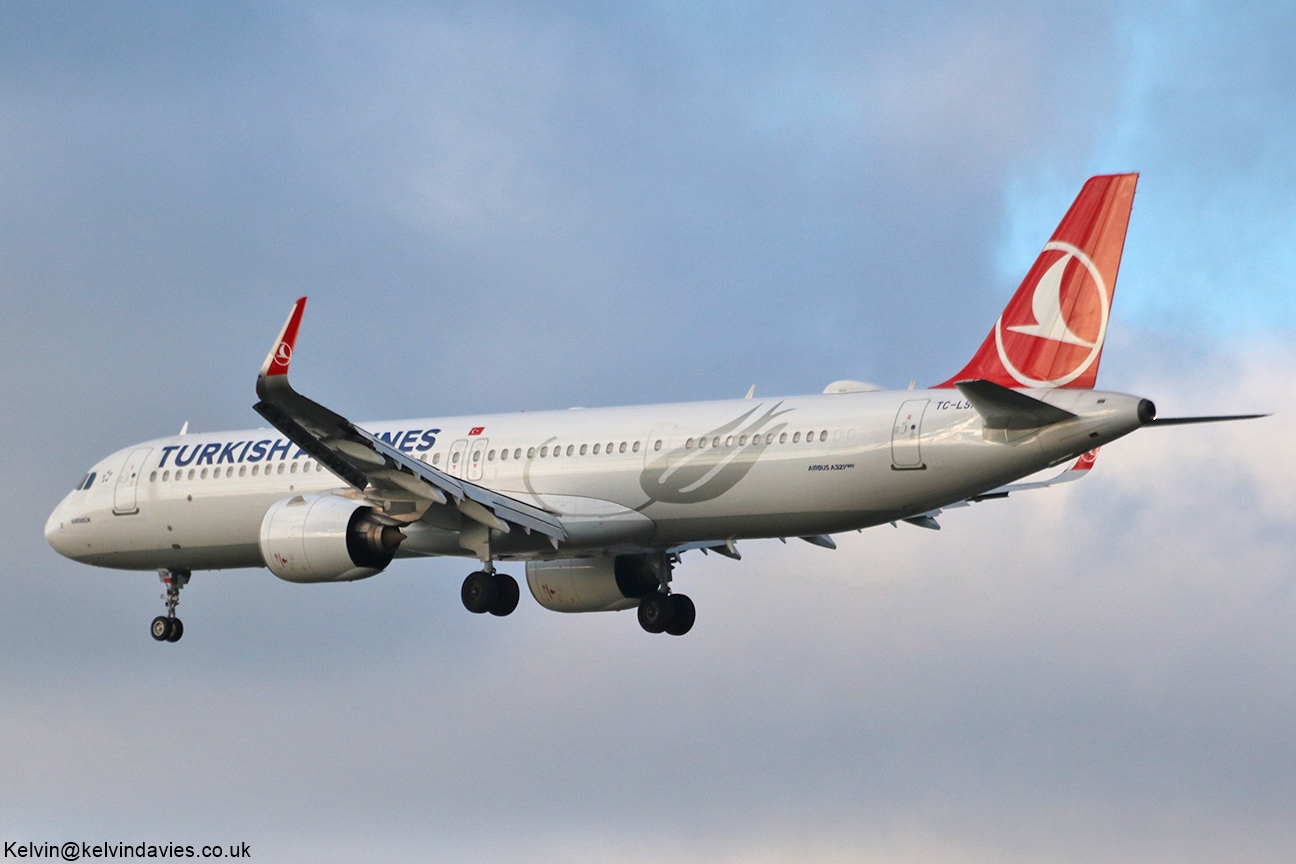 Turkish Airlines A321 NEO TC-LSM