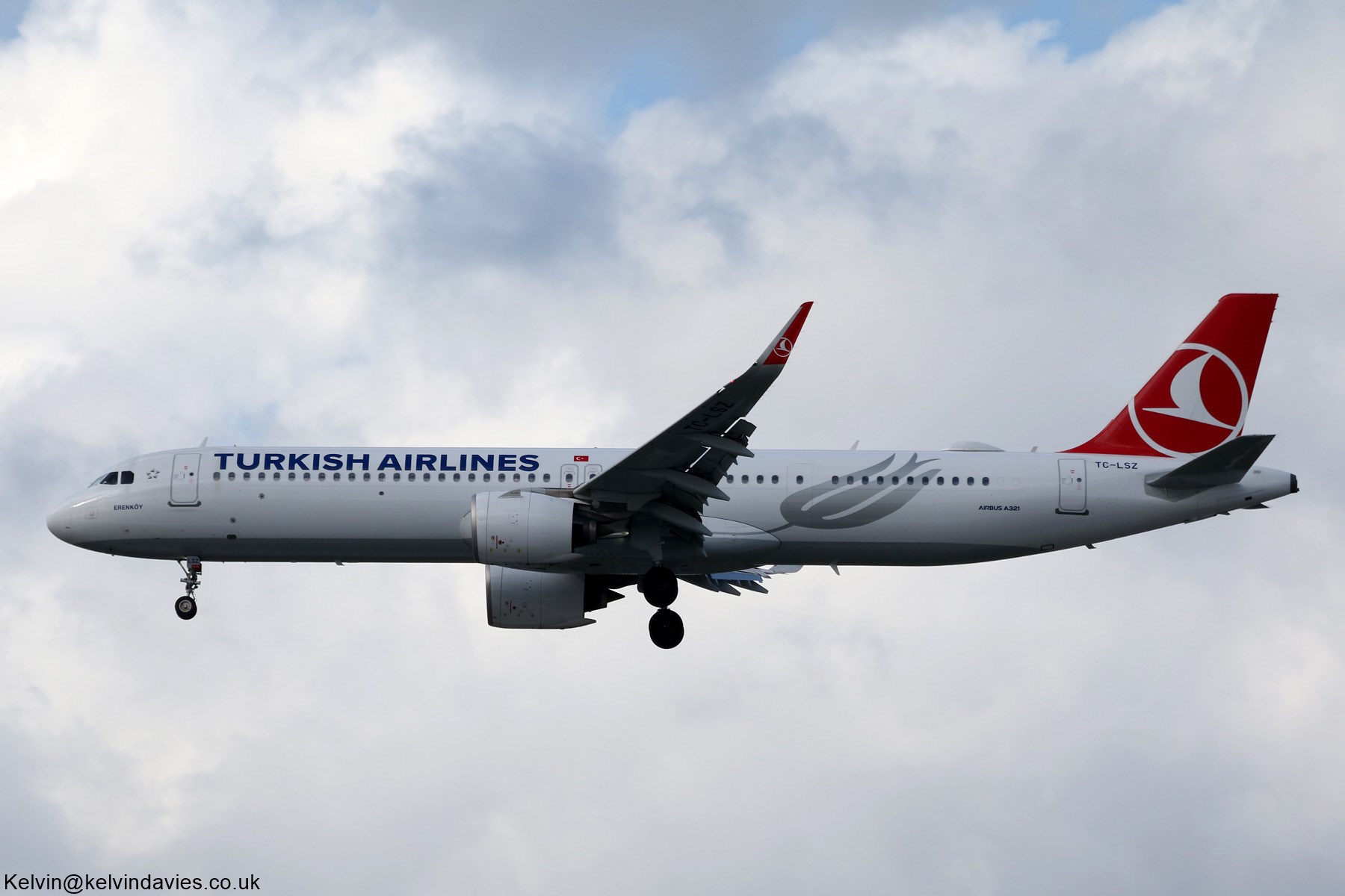 Turkish Airlines A321 TC-LSZ