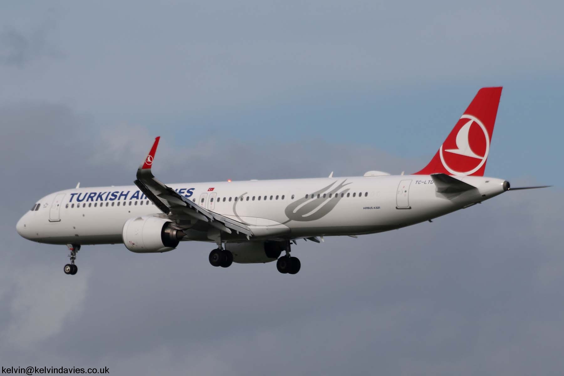 Turkish Airlines A321 TC-LTD