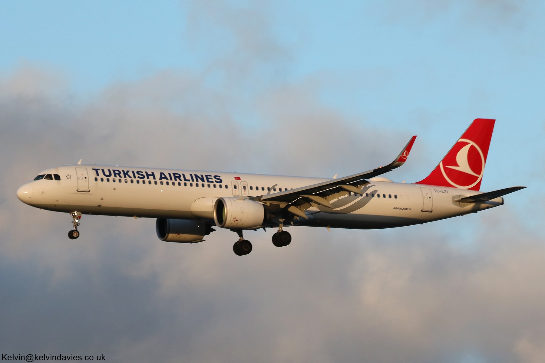 Turkish Airlines A321 NEO TC-LTI