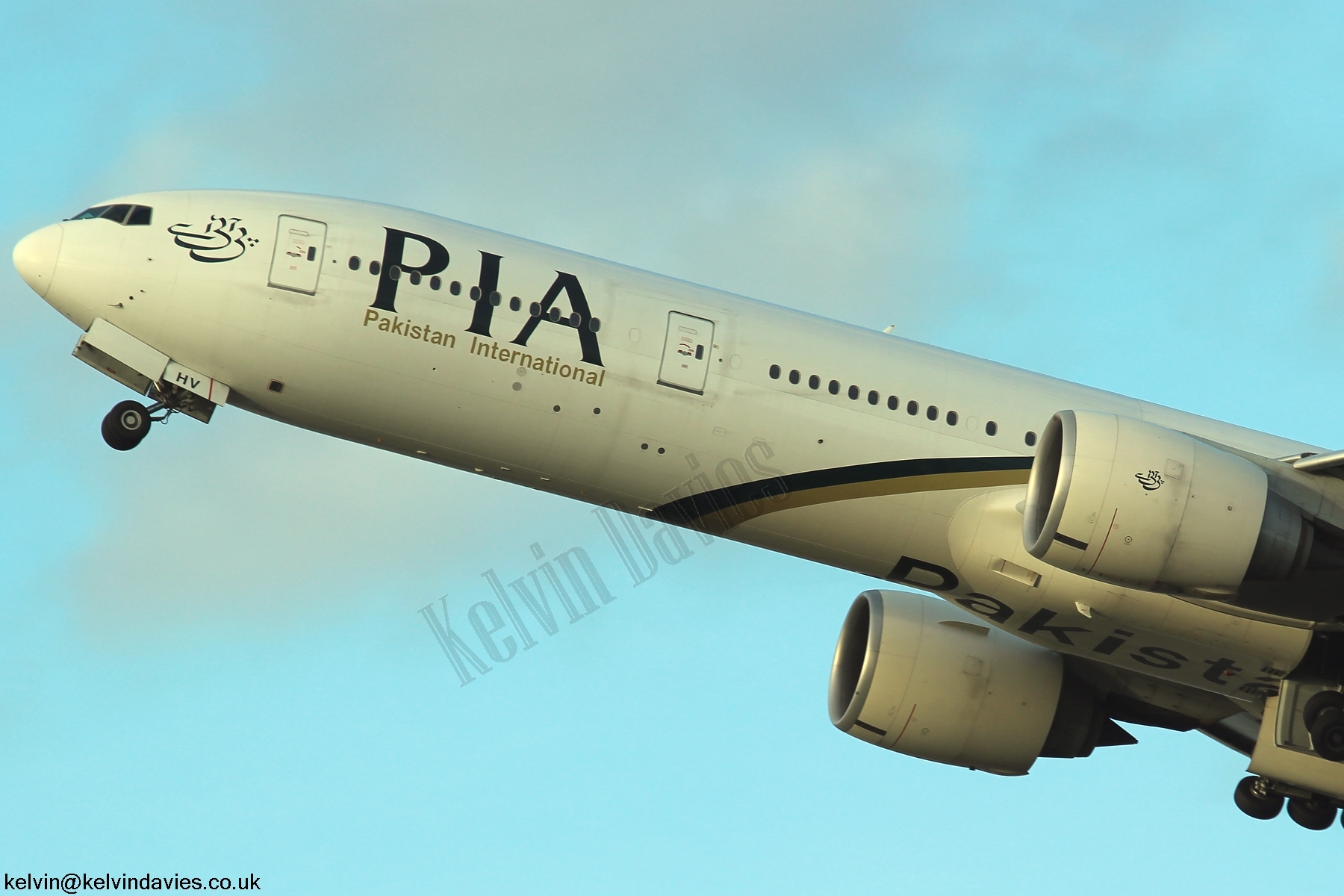 Pakistan Airlines B777 AP-BHV