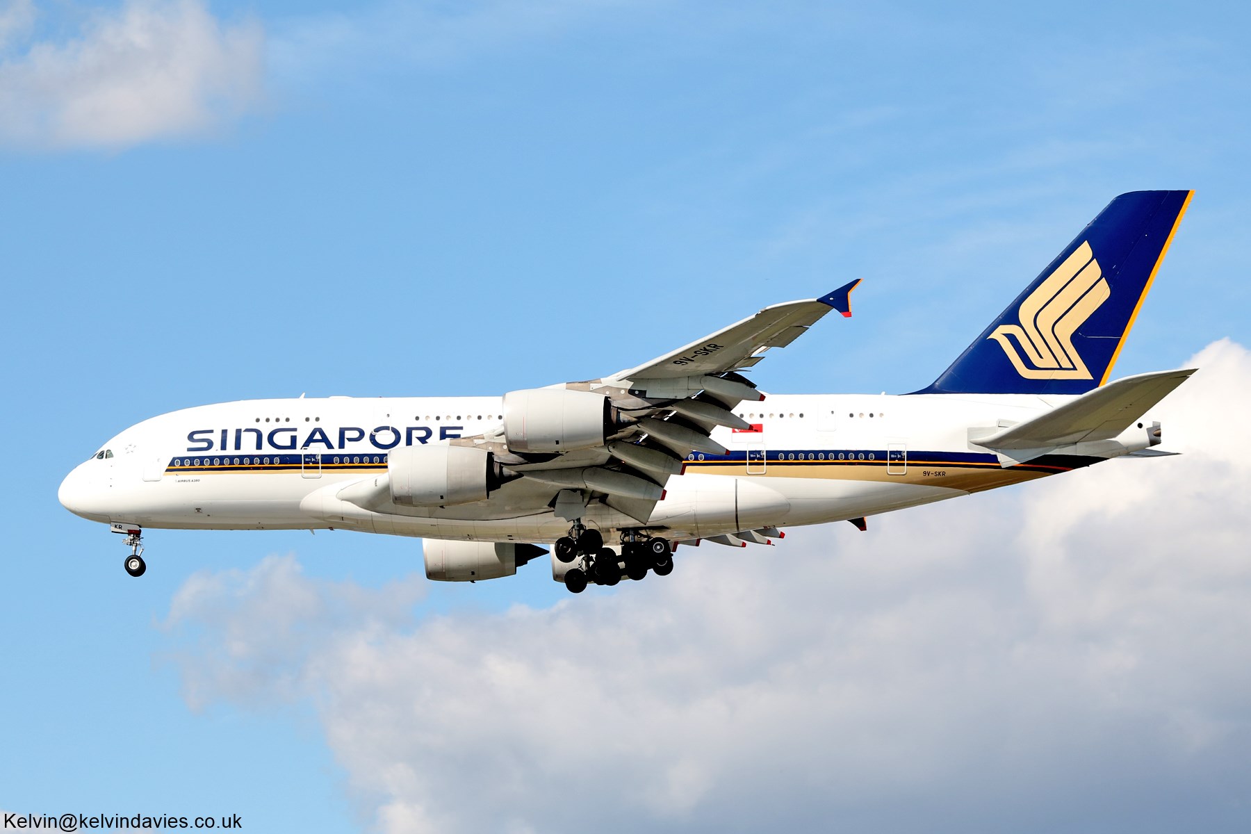 Singapore Airlines A380 9V-SKR