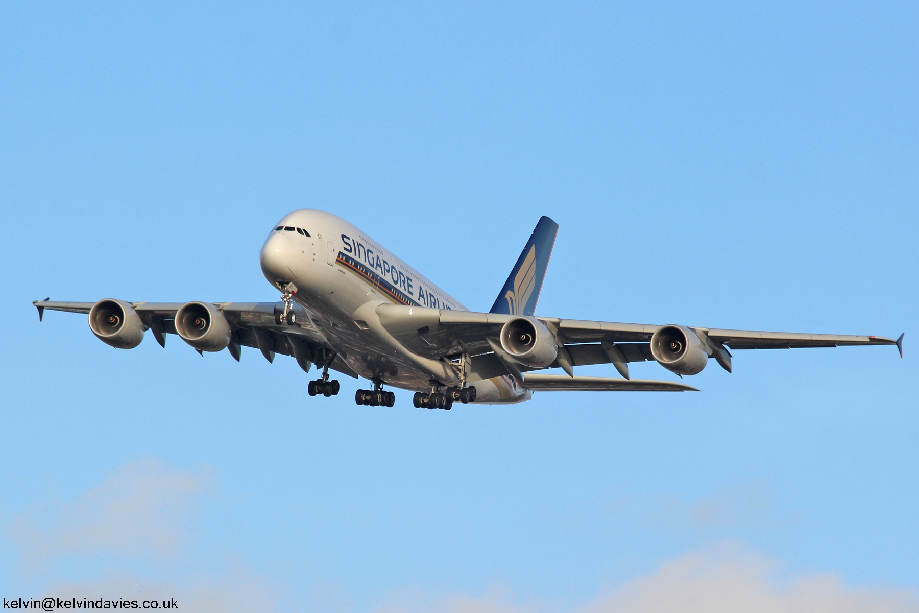Singapore Airlines A380 9V-SKT
