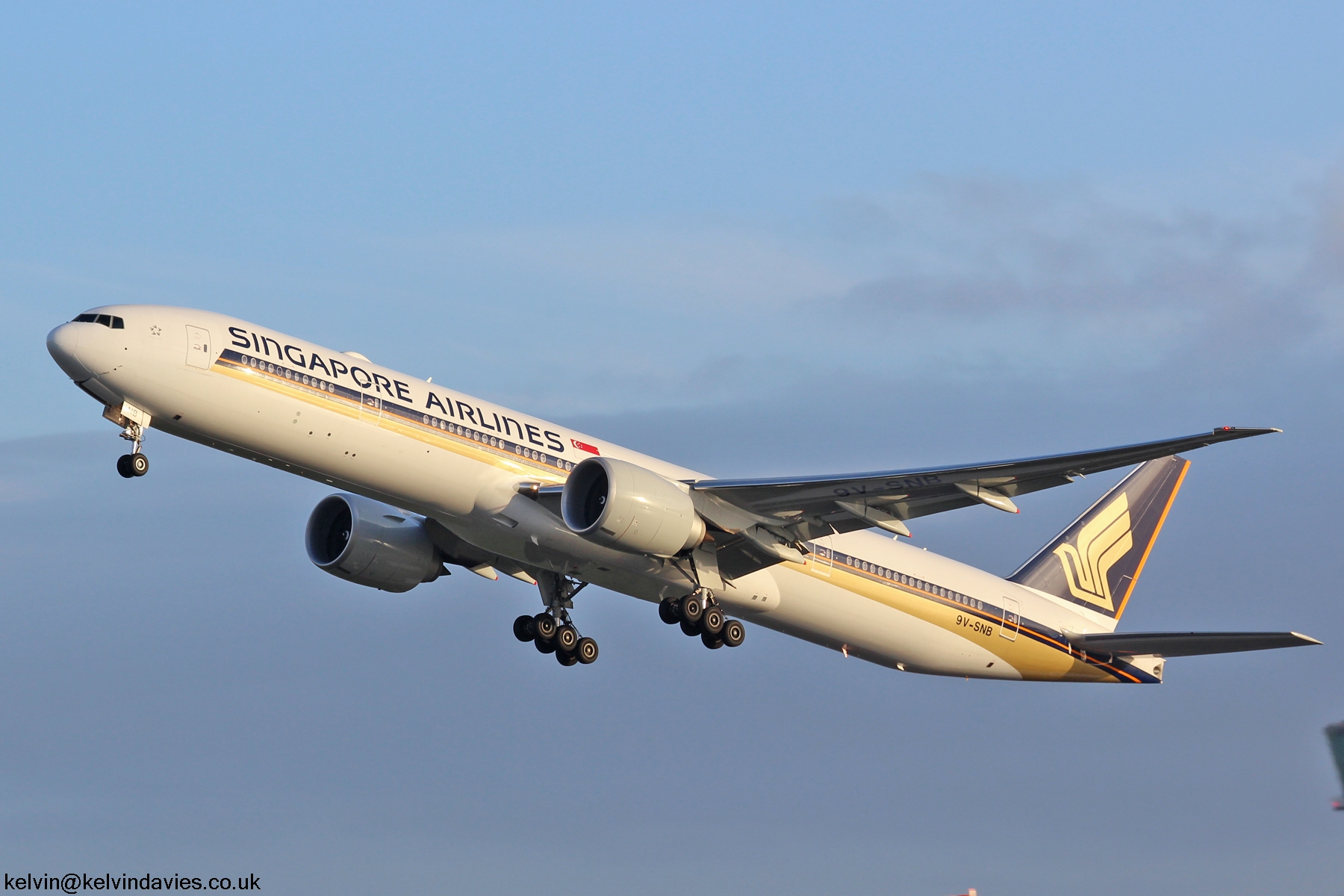 Singapore Airlines 777 9V-SNB