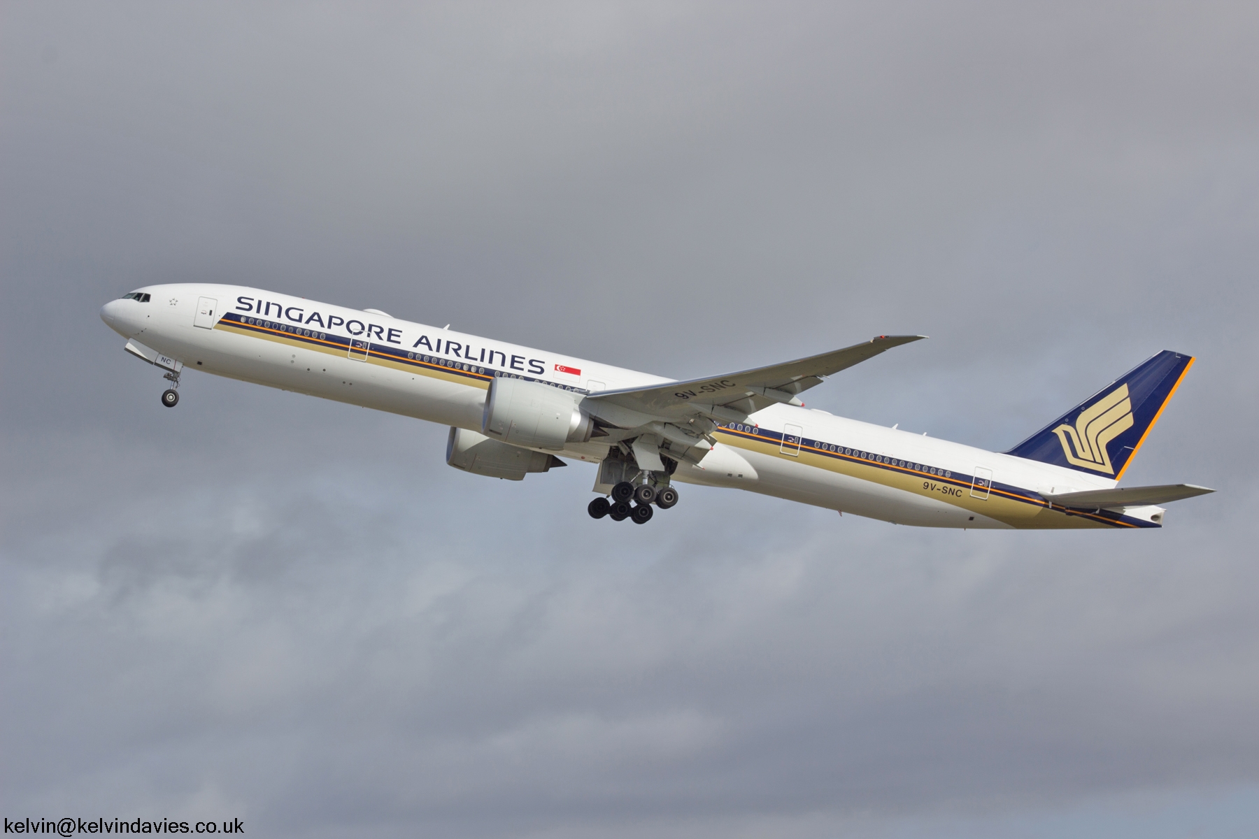 Singapore Airlines 777 9V-SNC