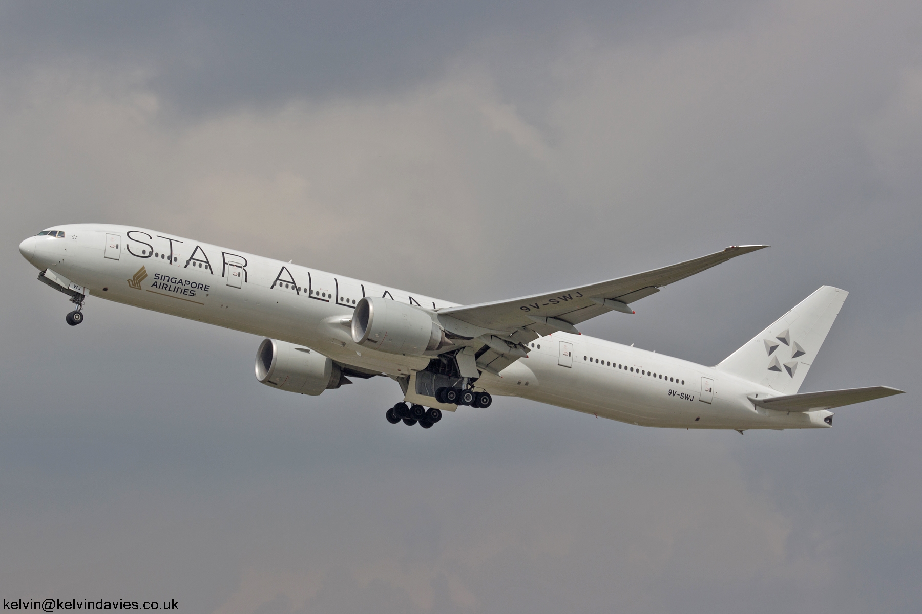 Singapore Airlines 777  9V-SWJ