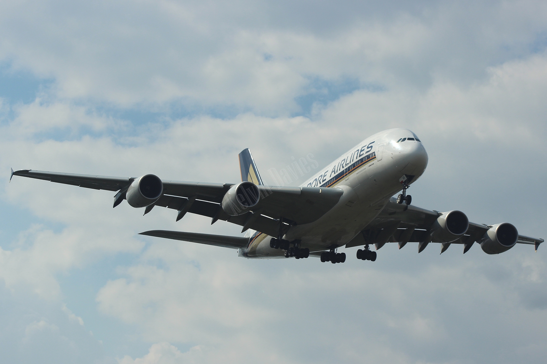 Singapore Airlines A380 9V-SKR