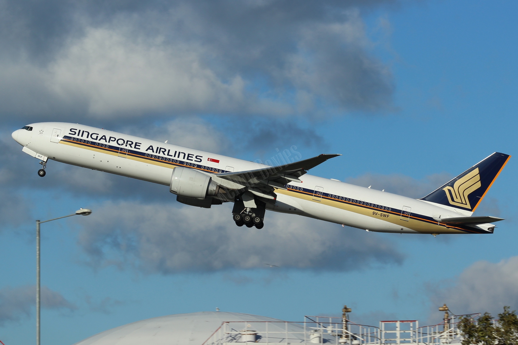 Singapore Airlines 777  9V-SWF