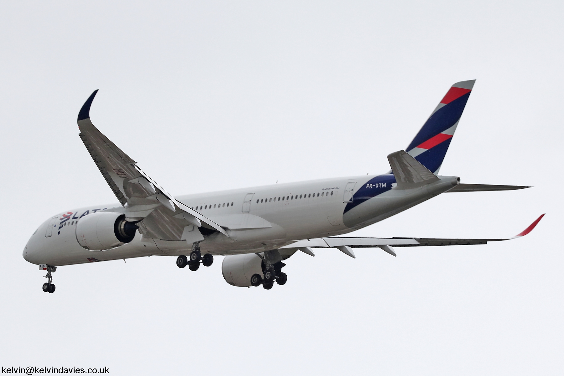 Latam A350 PR-XTM