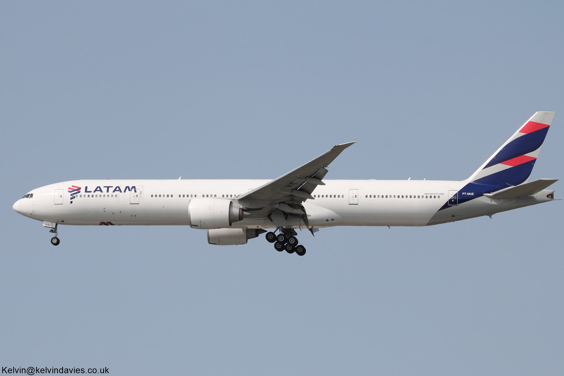 LATAM 777 PT-MUE