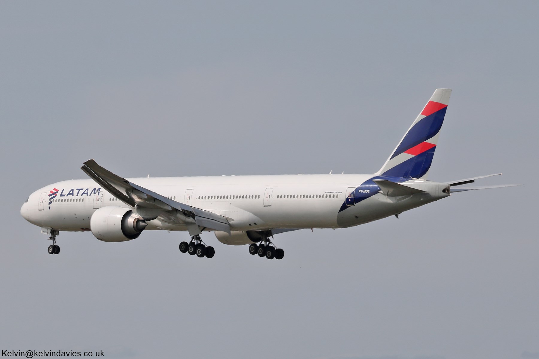 LATAM 777 PT-MUE