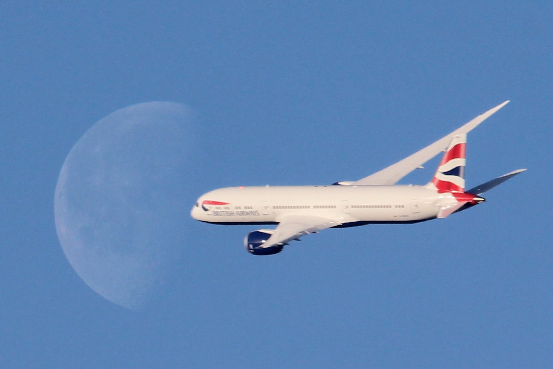 BA 787 G-ZBKB Moon shot