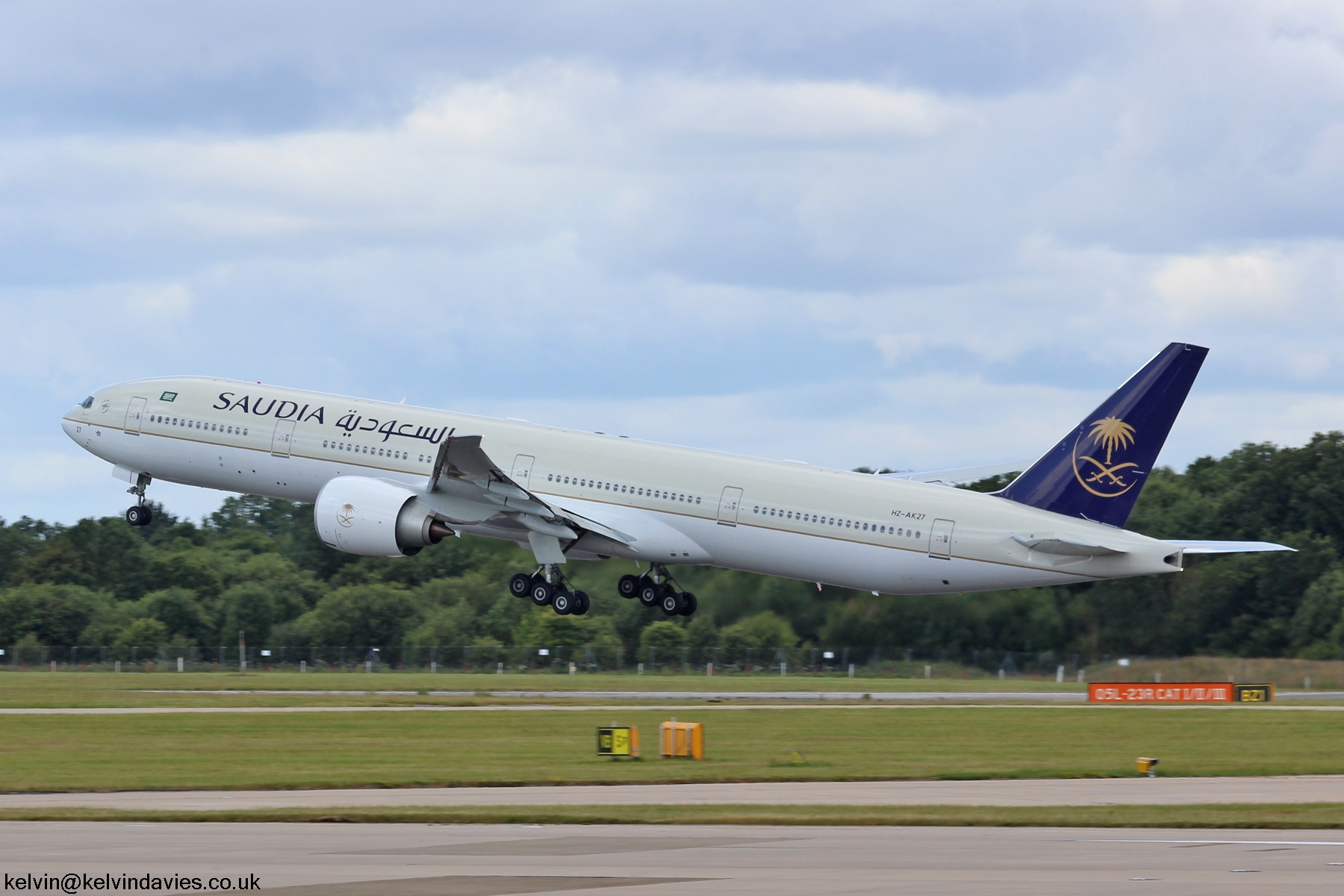 Saudi Arabian 777 HZ-AK27