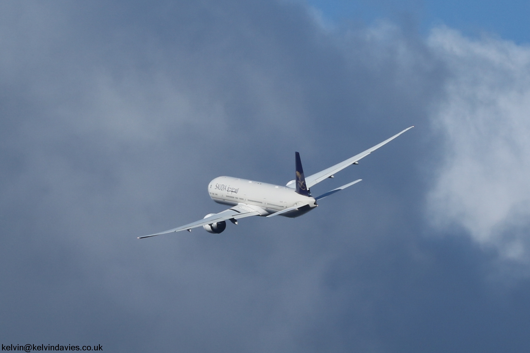 Saudi Arabian Airlines 777 HZ-AK37