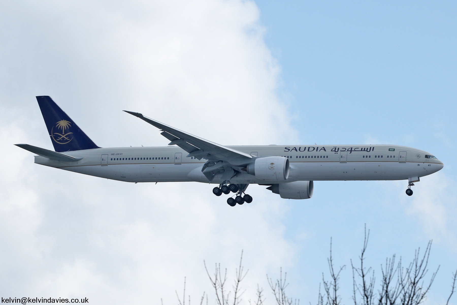 Saudi Arabian 777 HZ-AK41