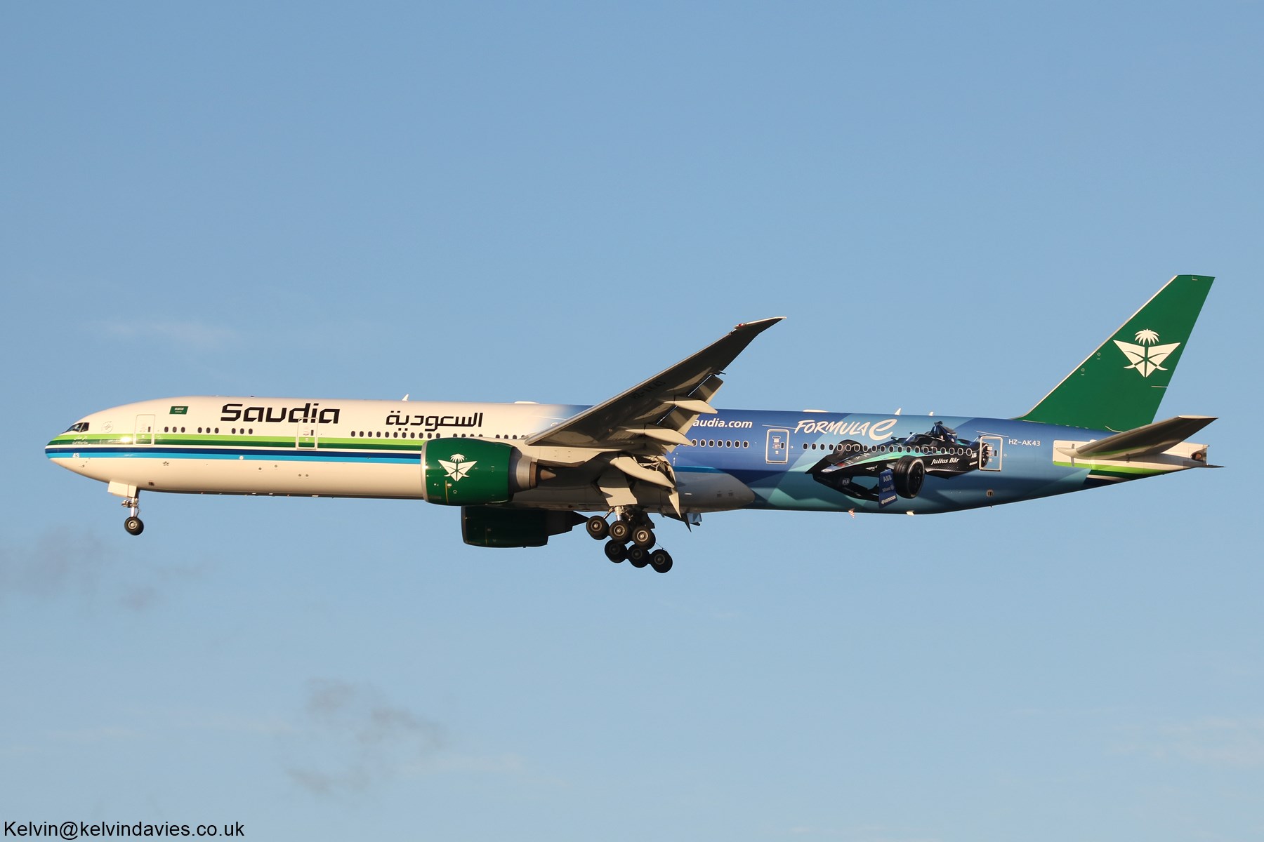 Saudi Arabian 777 HZ-AK43