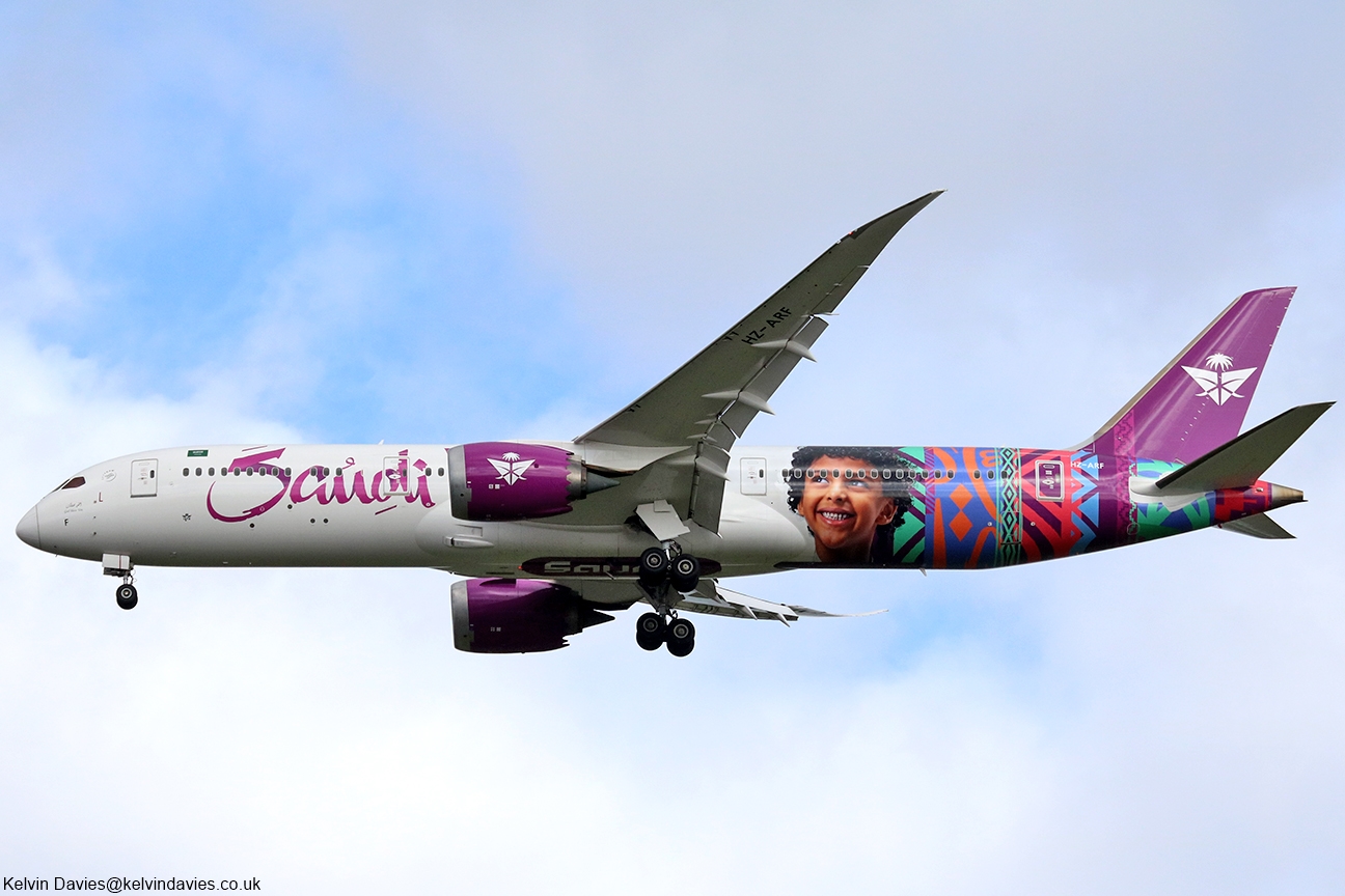Saudi Arabian 787 HZ-ARF
