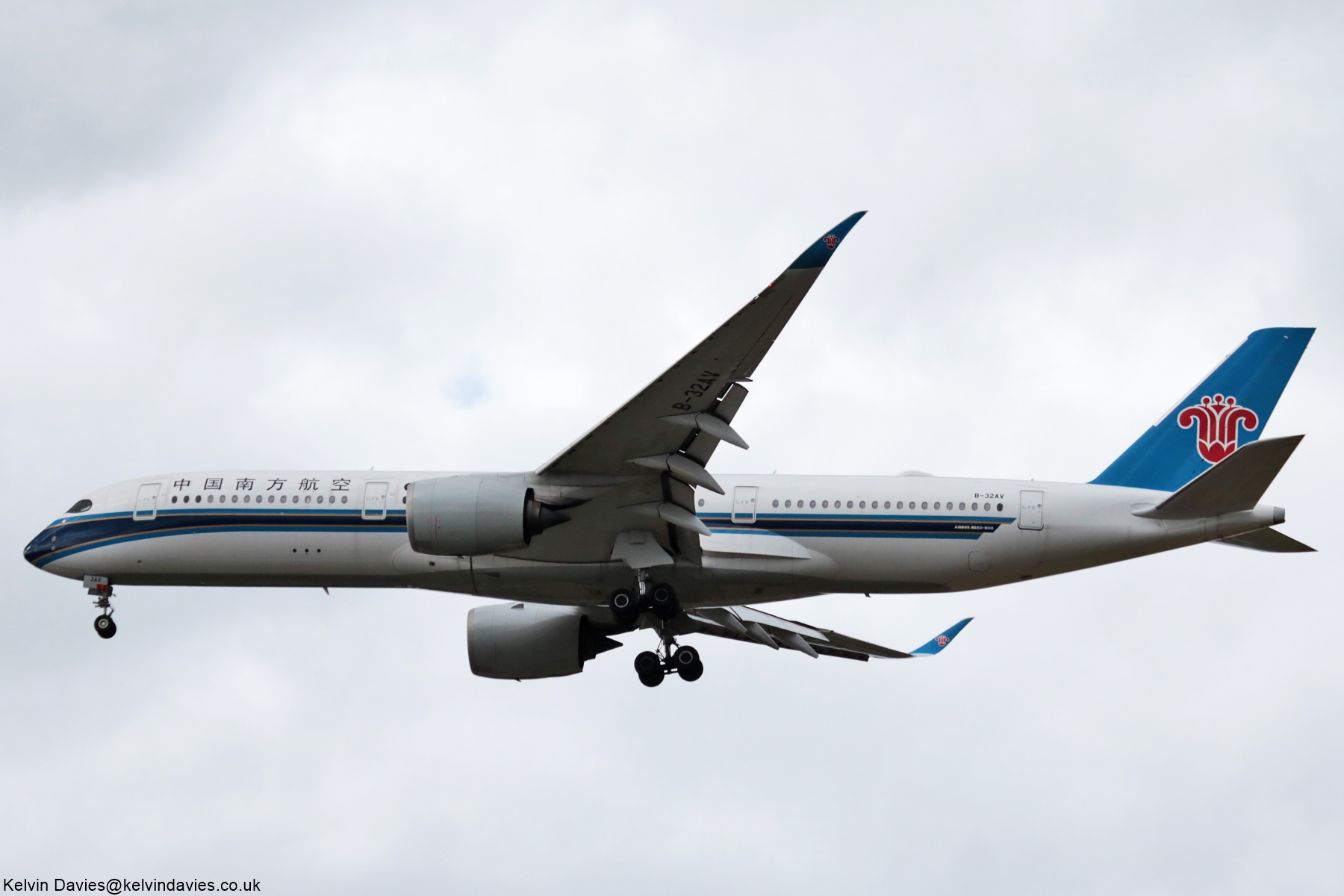 China Southern Airlines A350 B-32AV