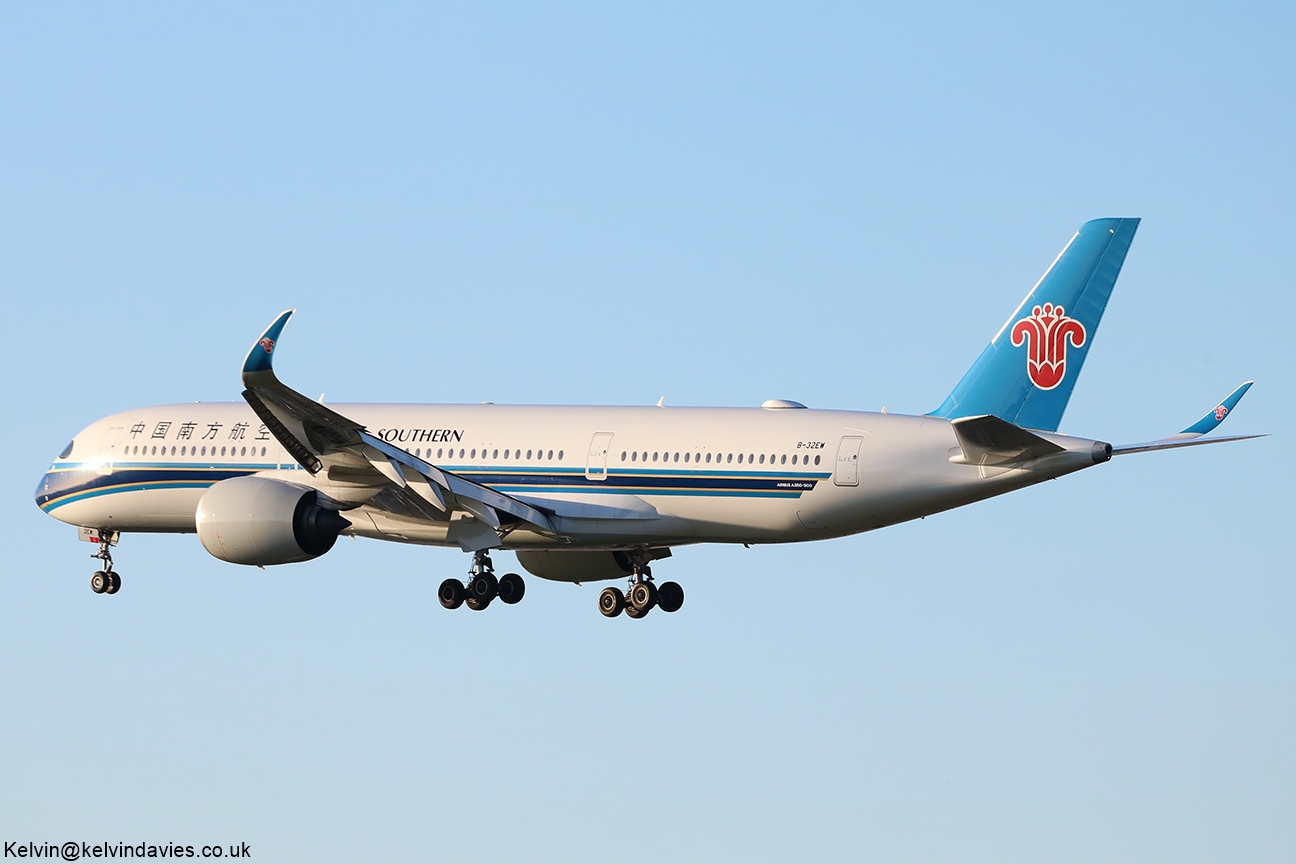 China Southern A350 B-32EW