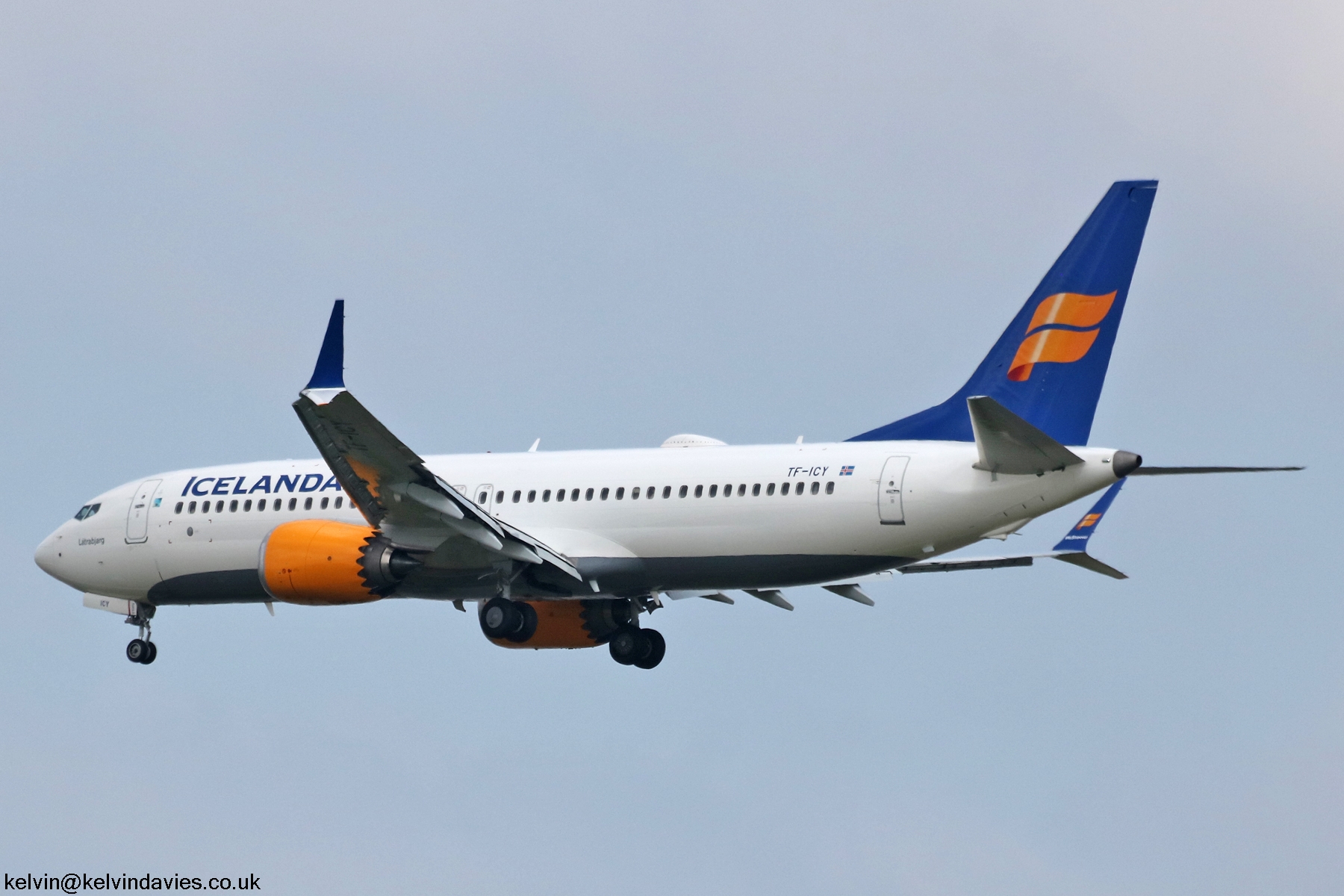 Icelandair 737 MAX TF-ICY