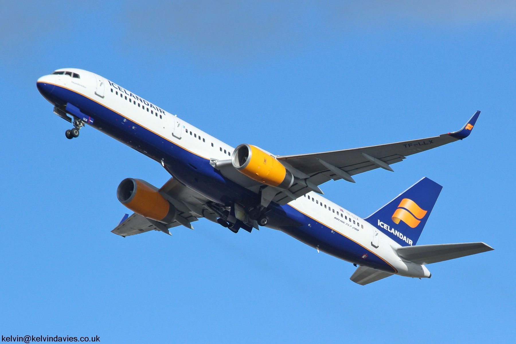 Icelandair 757 TF-LLX