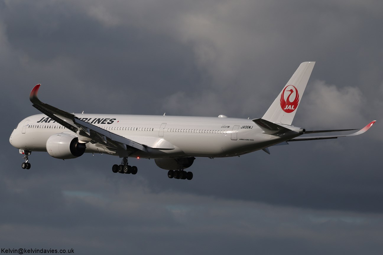 Japan Airlines A350 JA06WJ