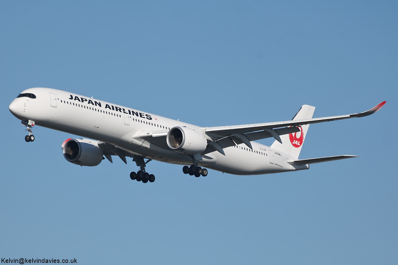 Japan Airlines A350 JA06WJ
