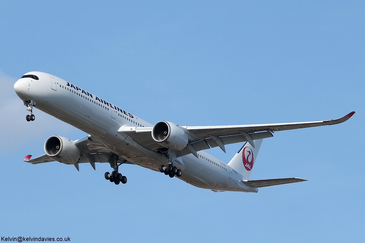Japan Airlines A350 JA10WJ