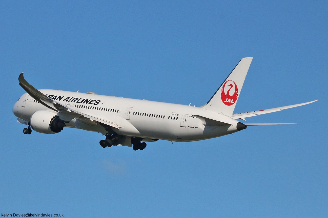 Japan Airlines 787 JA870J