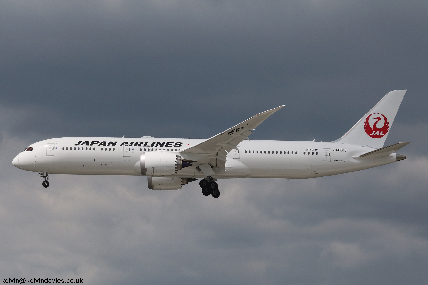 Japan Airlines 787 JA881J