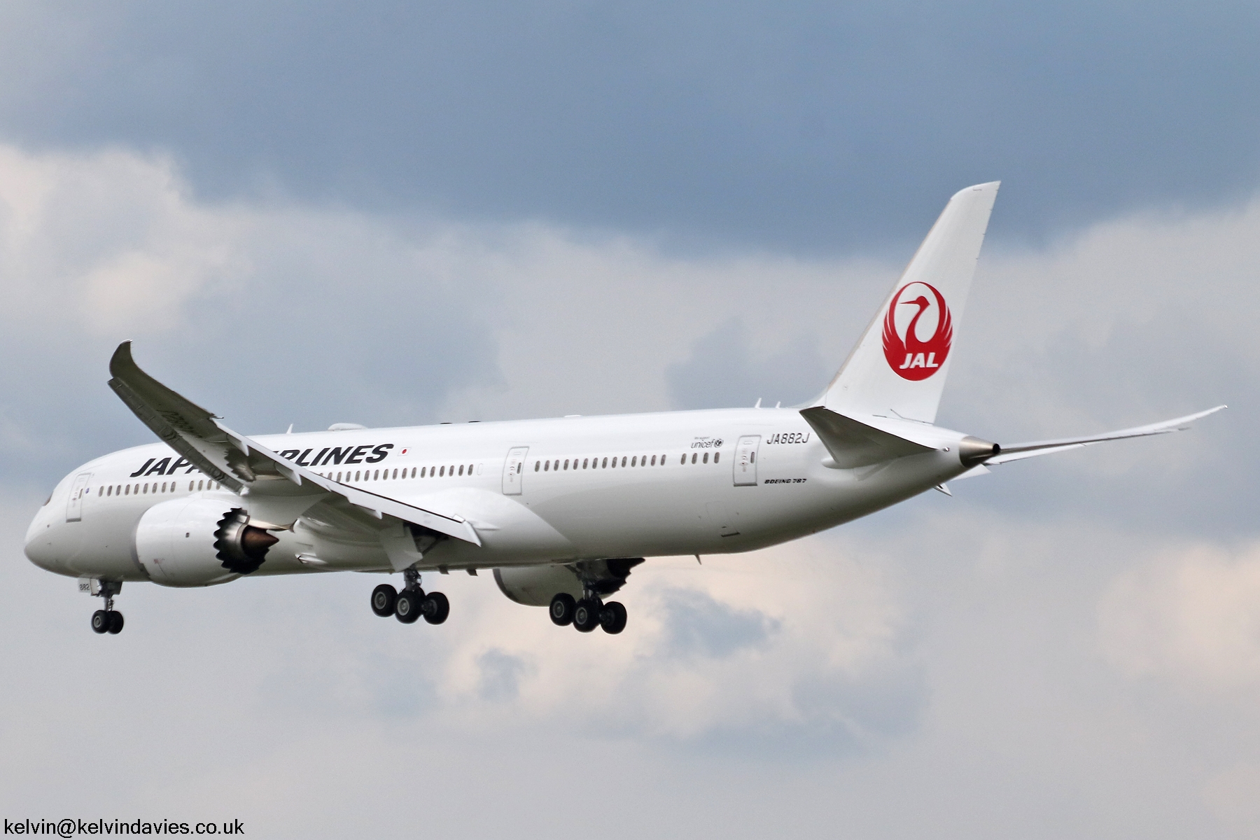 Japan Airlines 787 JA882J