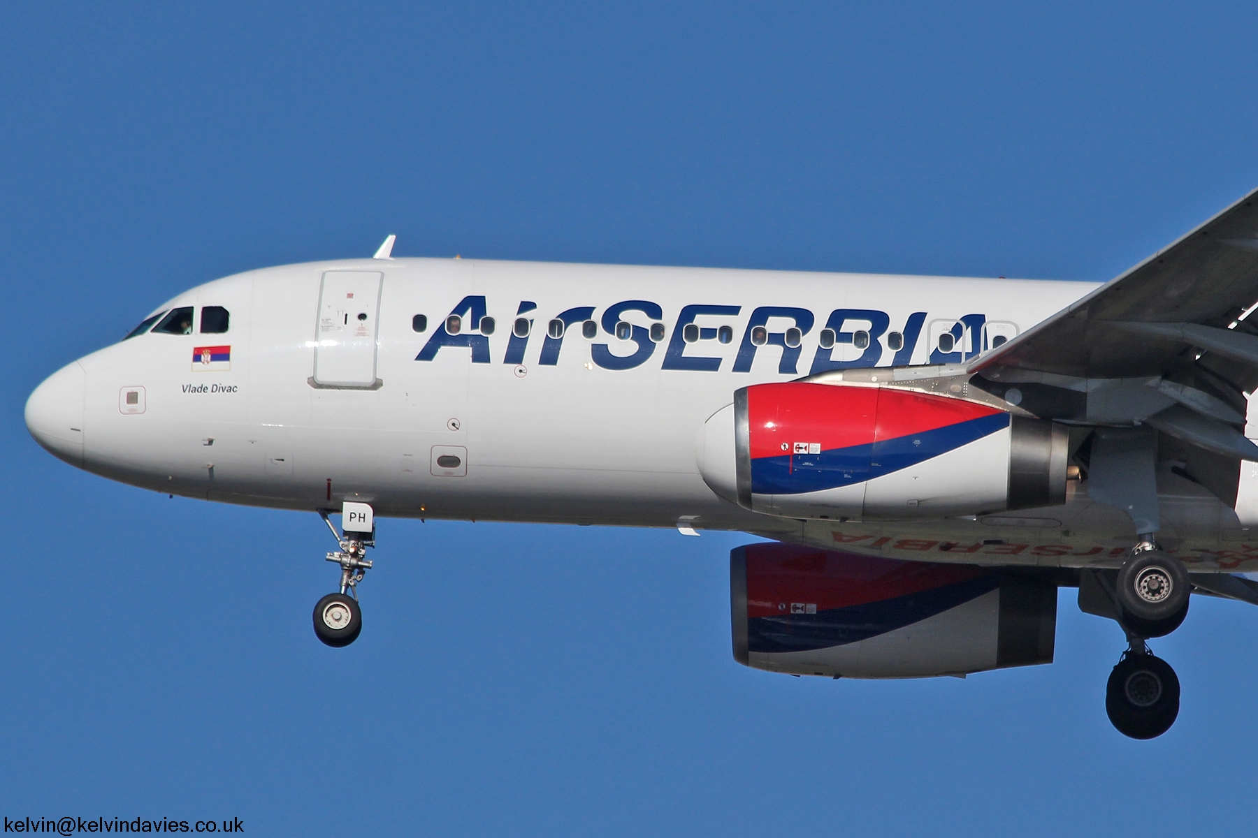 Air Serbia A320 YU-APH