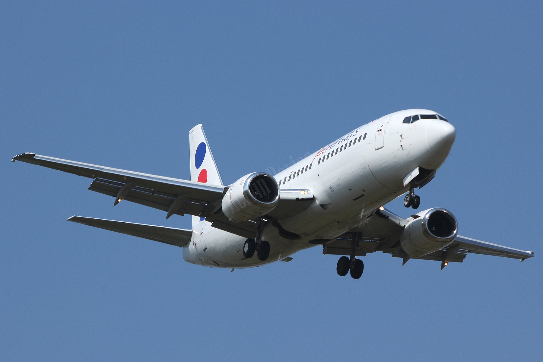 Air Serbia B737 YU-AOV