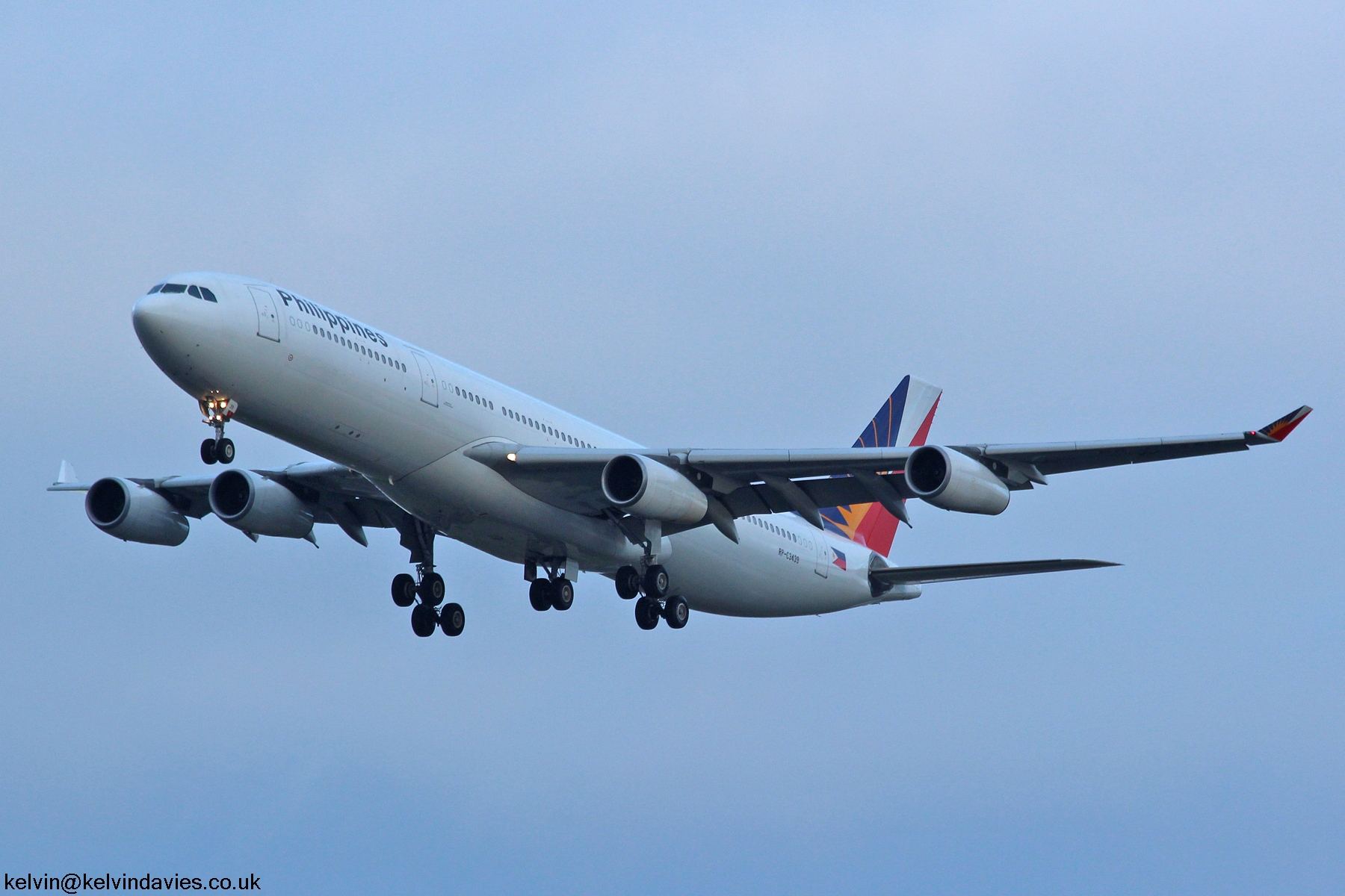 Philippine Airlines A340 RP-C3439