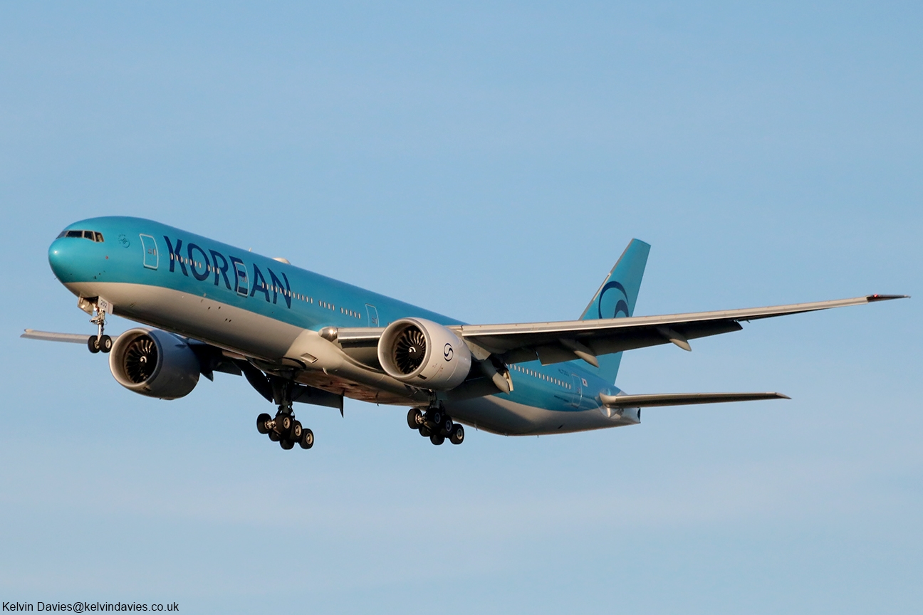 Korean Air 777 HL7202