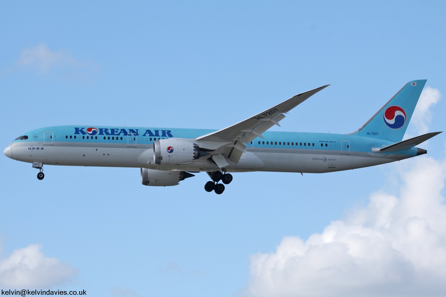 Korean Air 787 HL7207