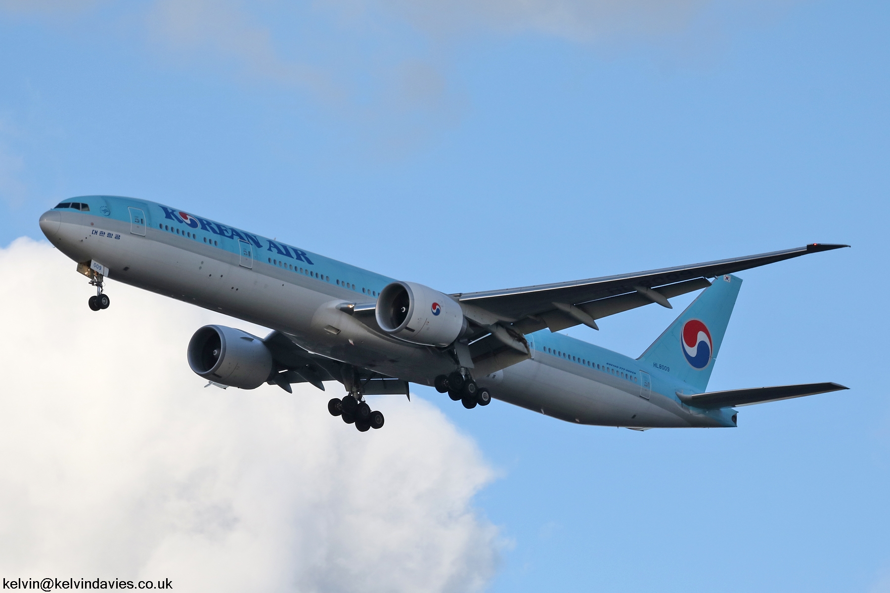 Korean Air 777 HL8009