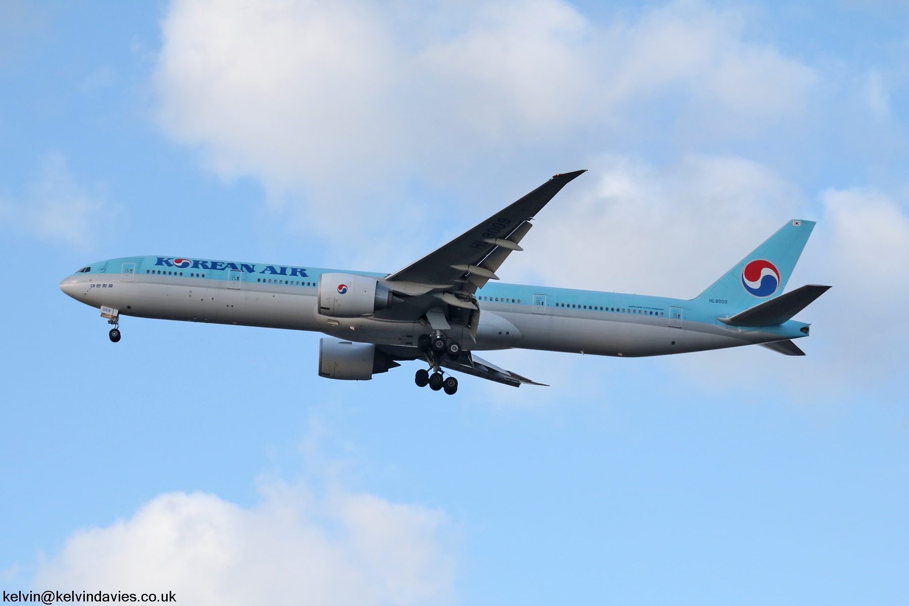 Korean Air 777 HL8009