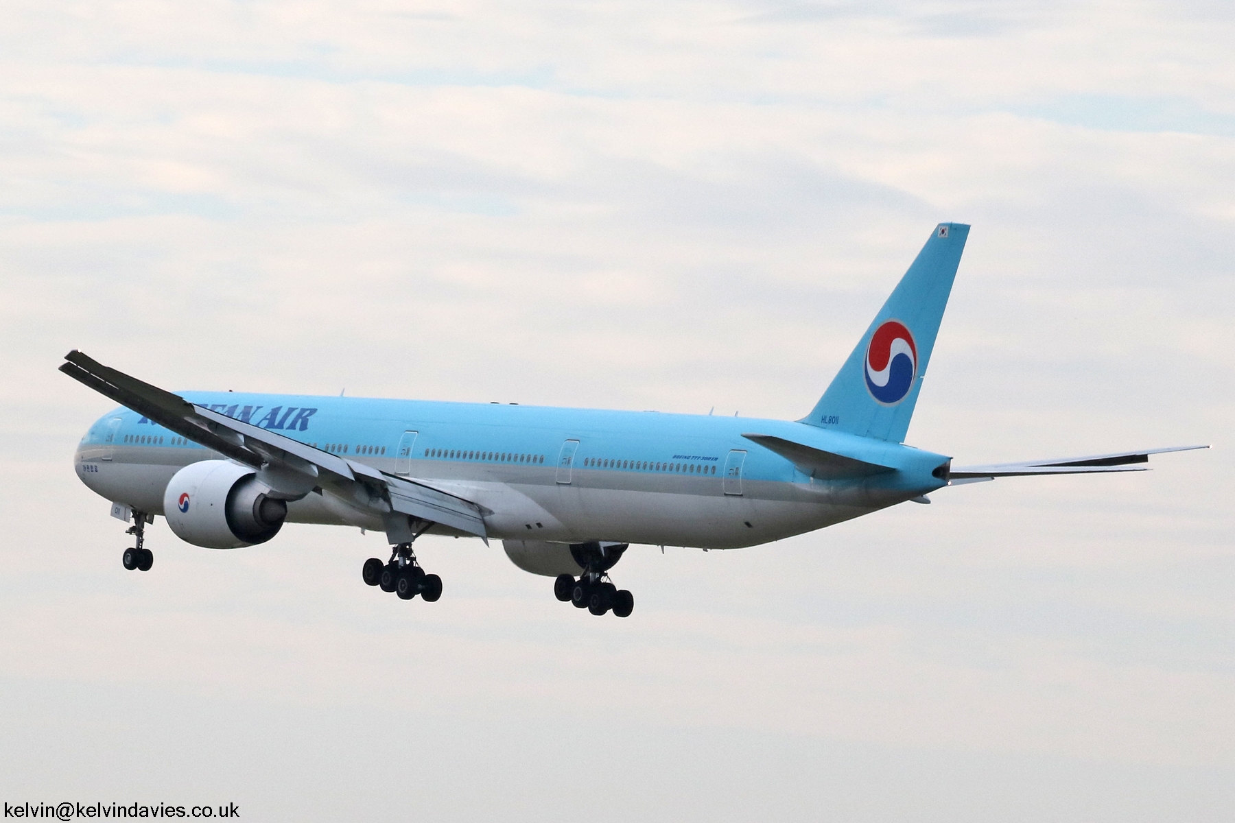 Korean Air 777 HL8011