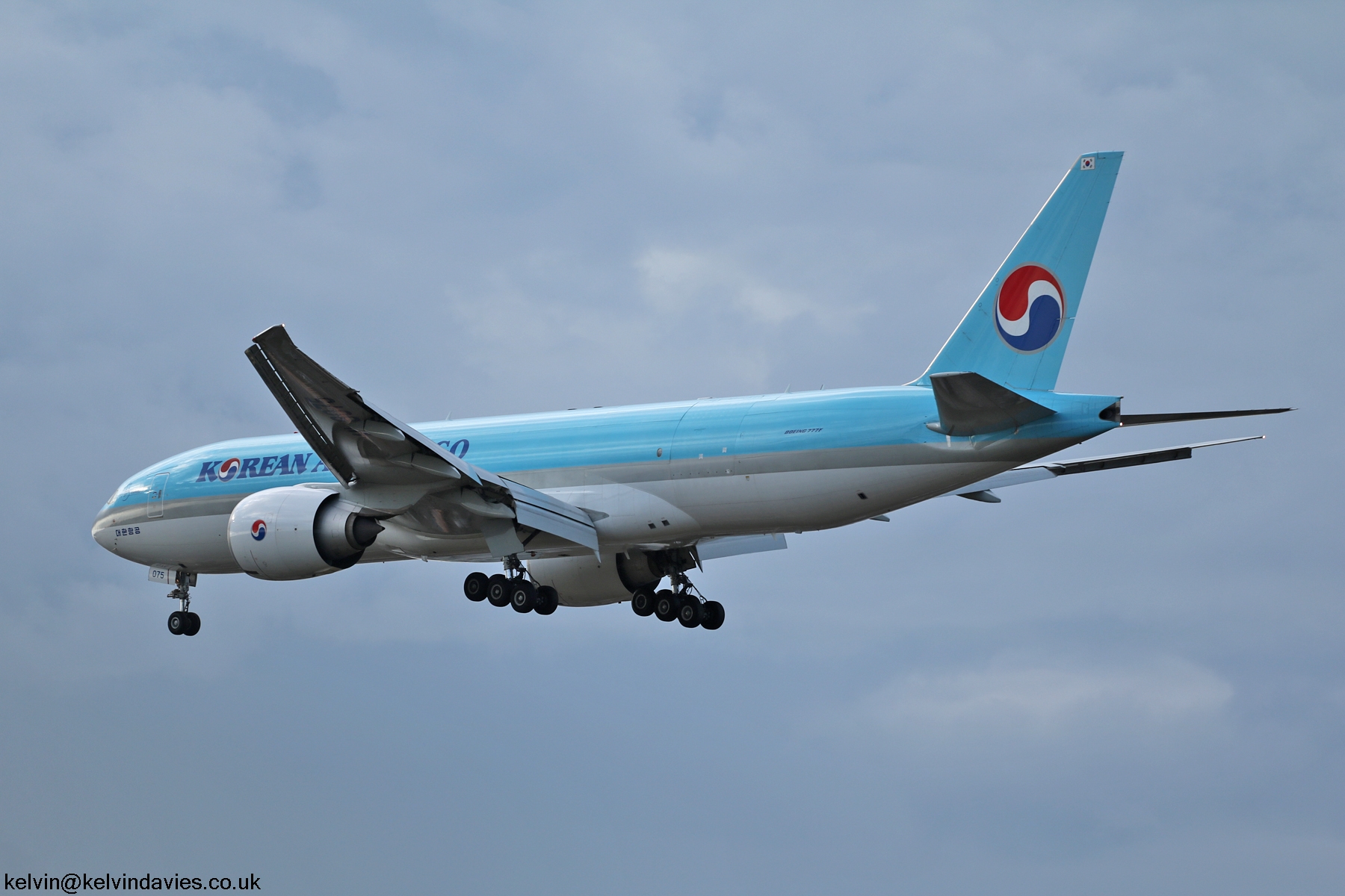 Korean Air 777 HL8075
