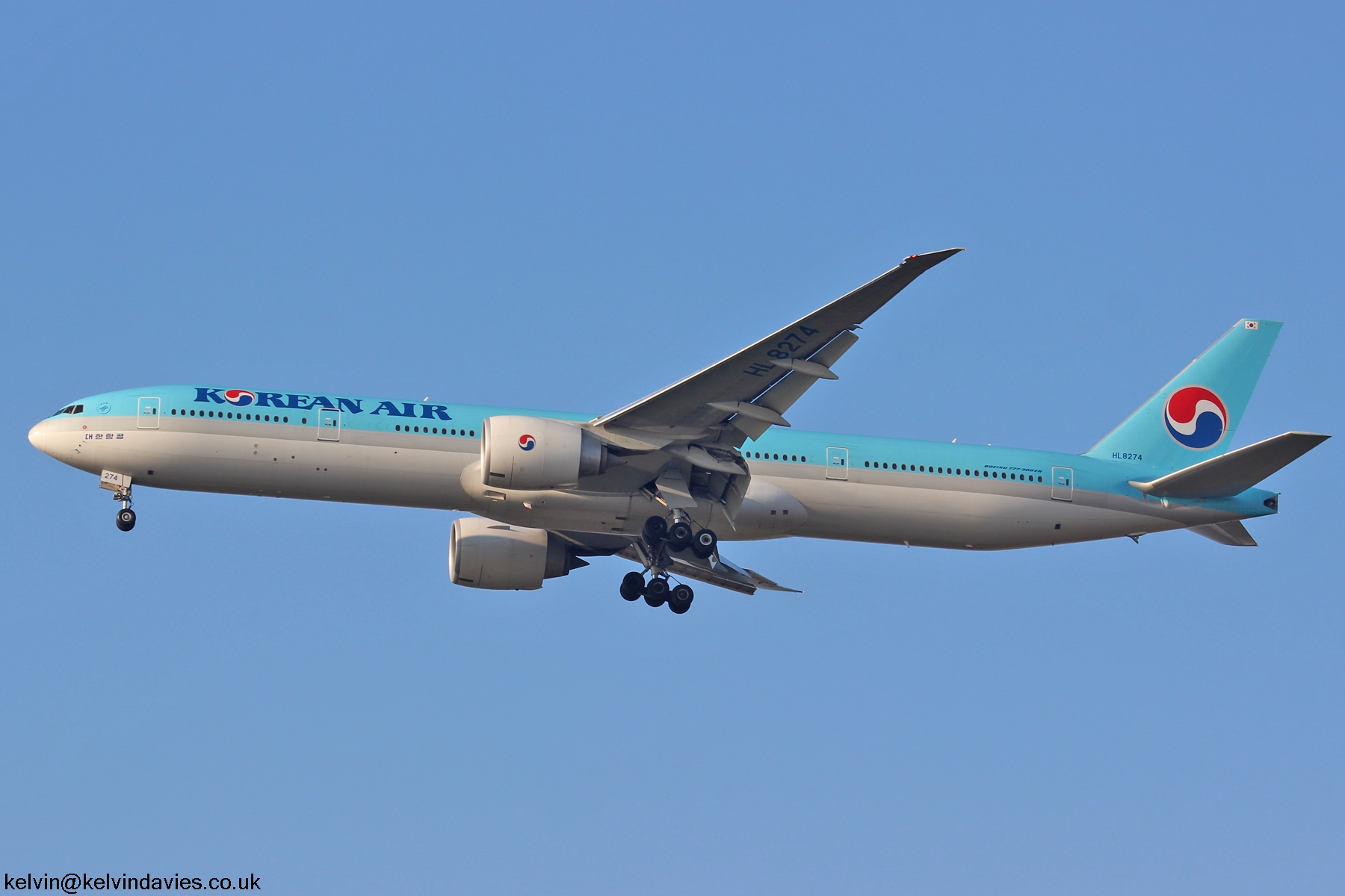 Korean Air 777 HL8274