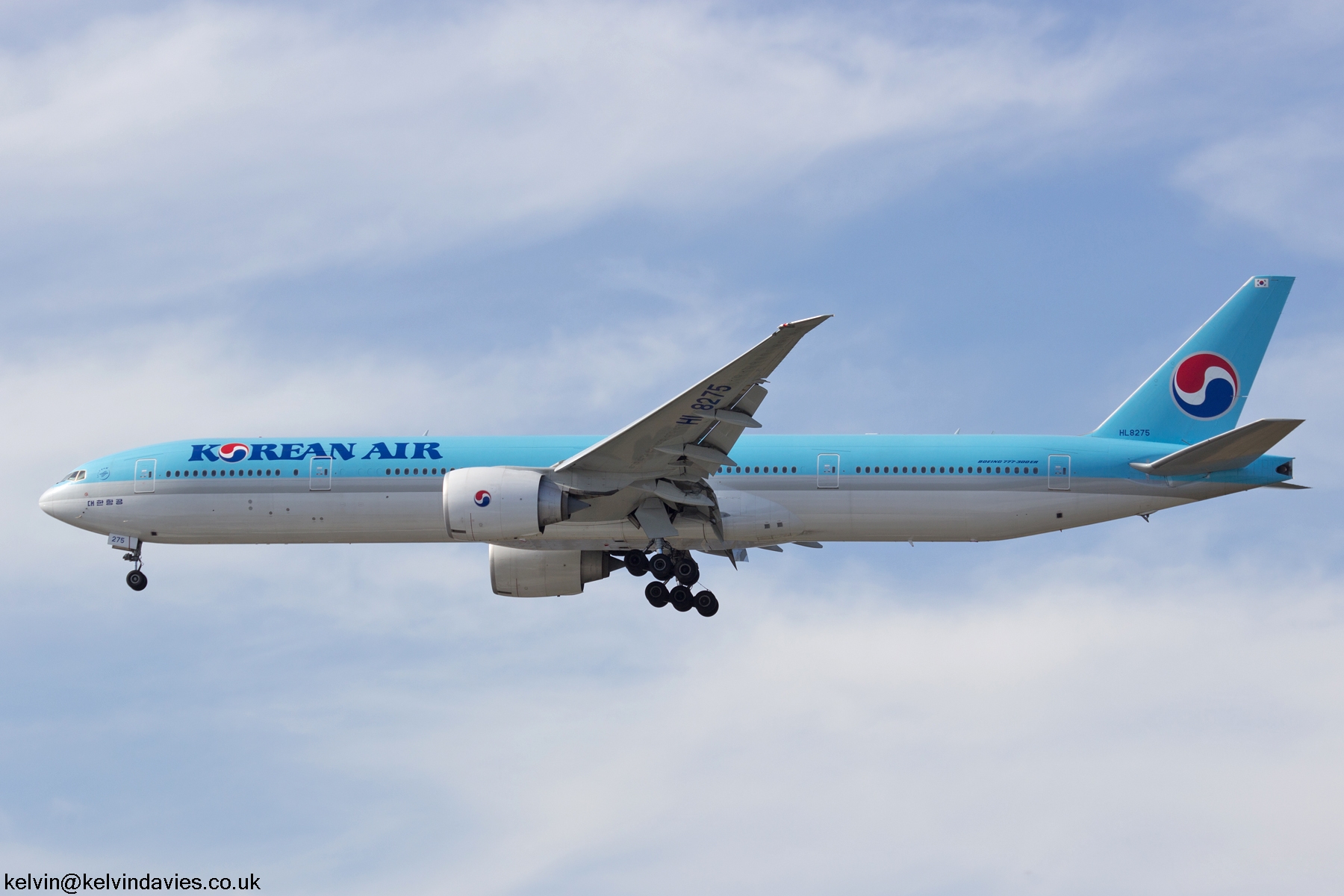 Korean Air 777 HL8275