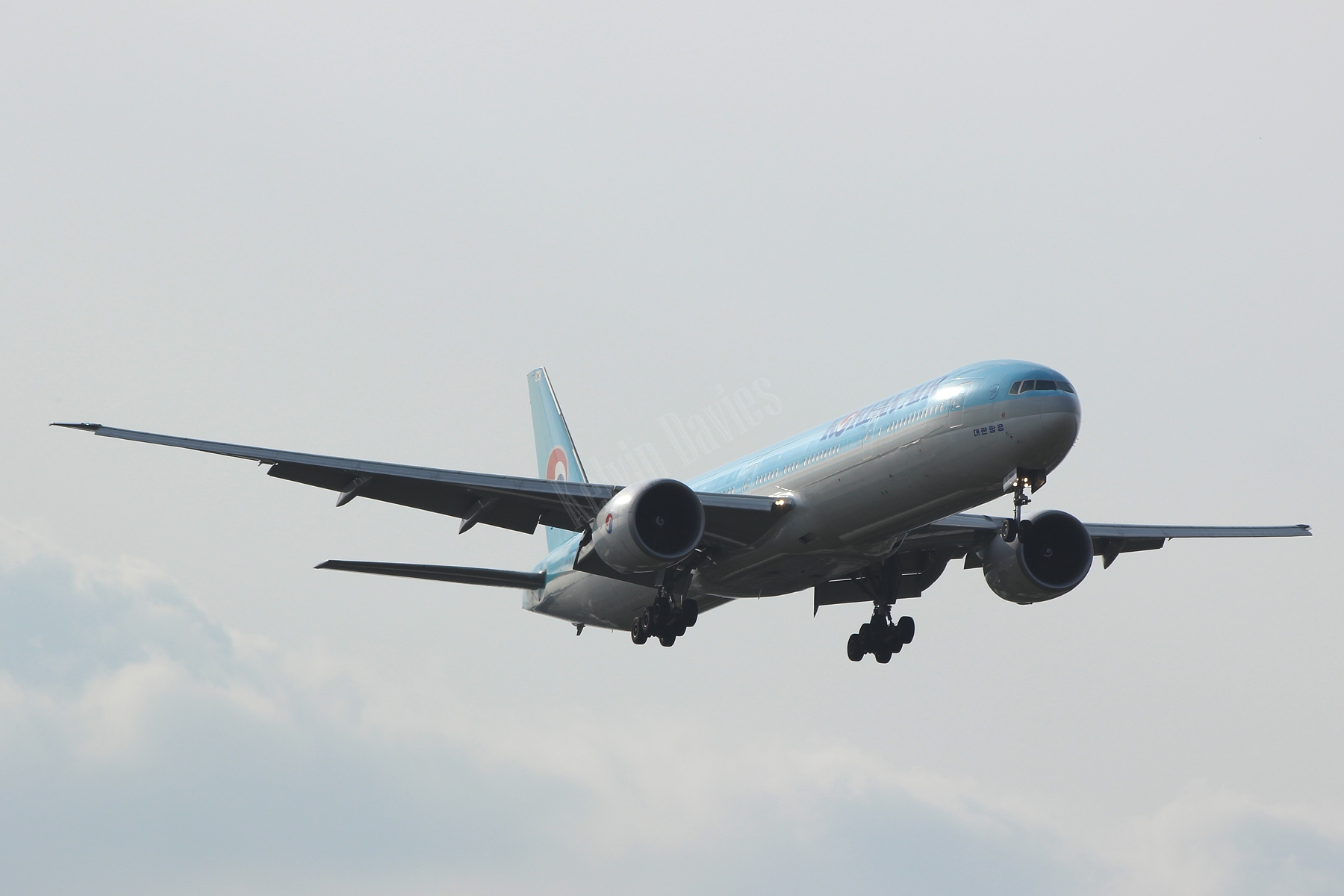 Korean Air 777 HL8210
