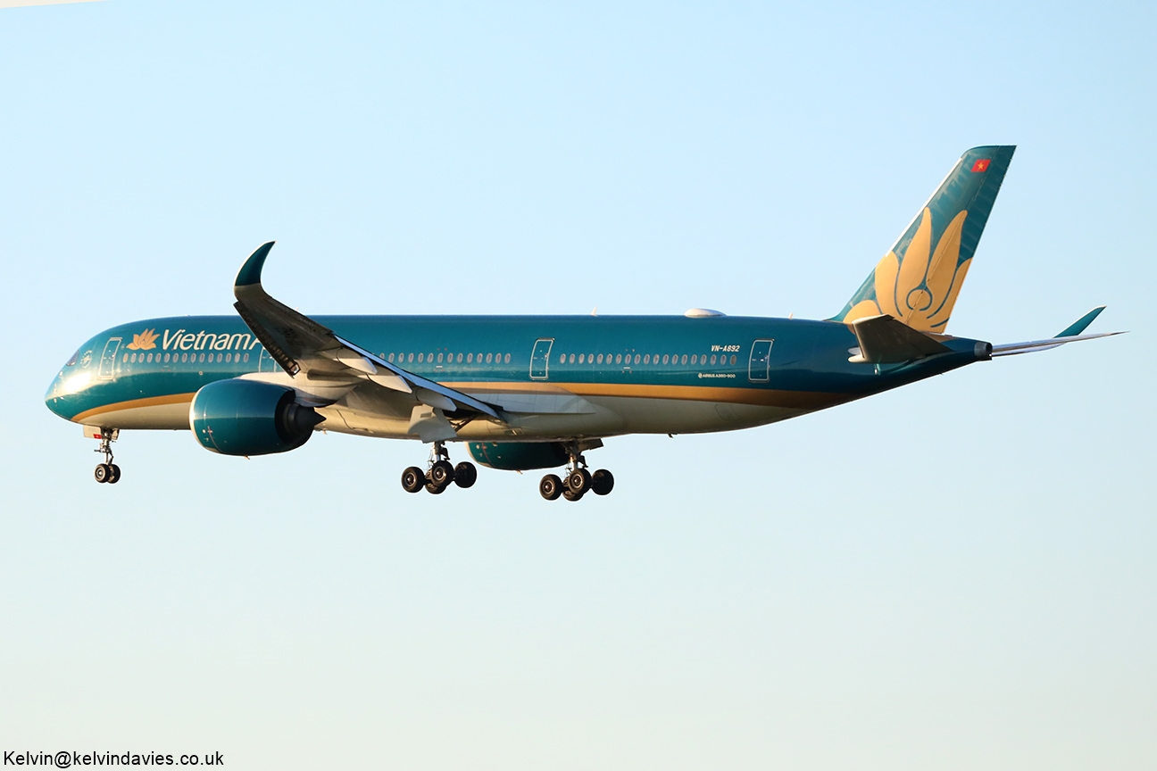 Vietnam Airlines A350 VN-A892