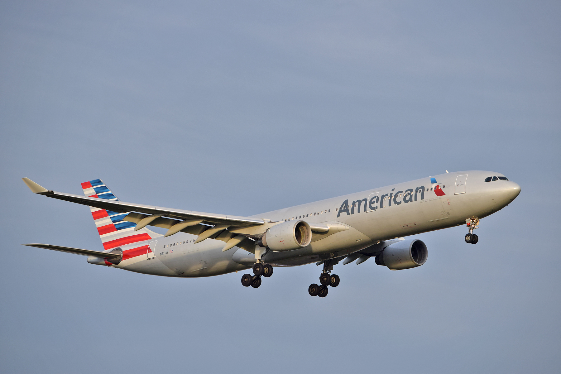N271AY American Airlines A330