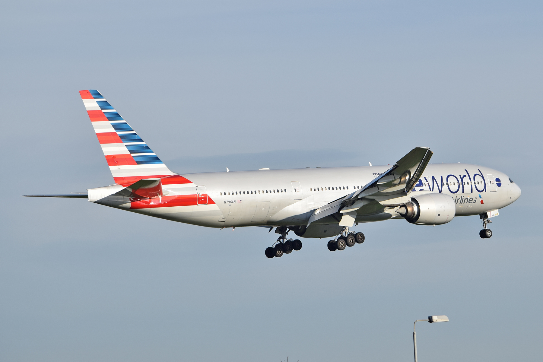 N796AN American Airlines B777