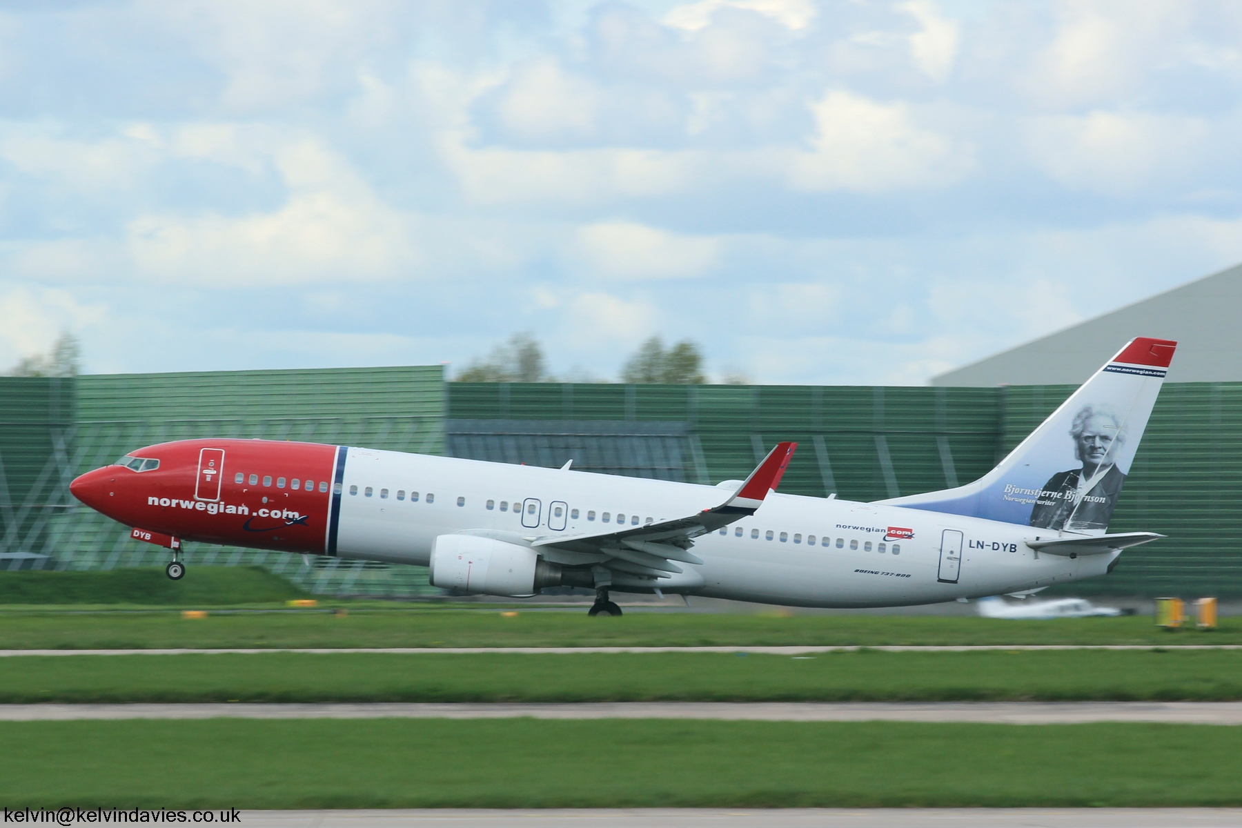 Norwegian 737 LN-DYB