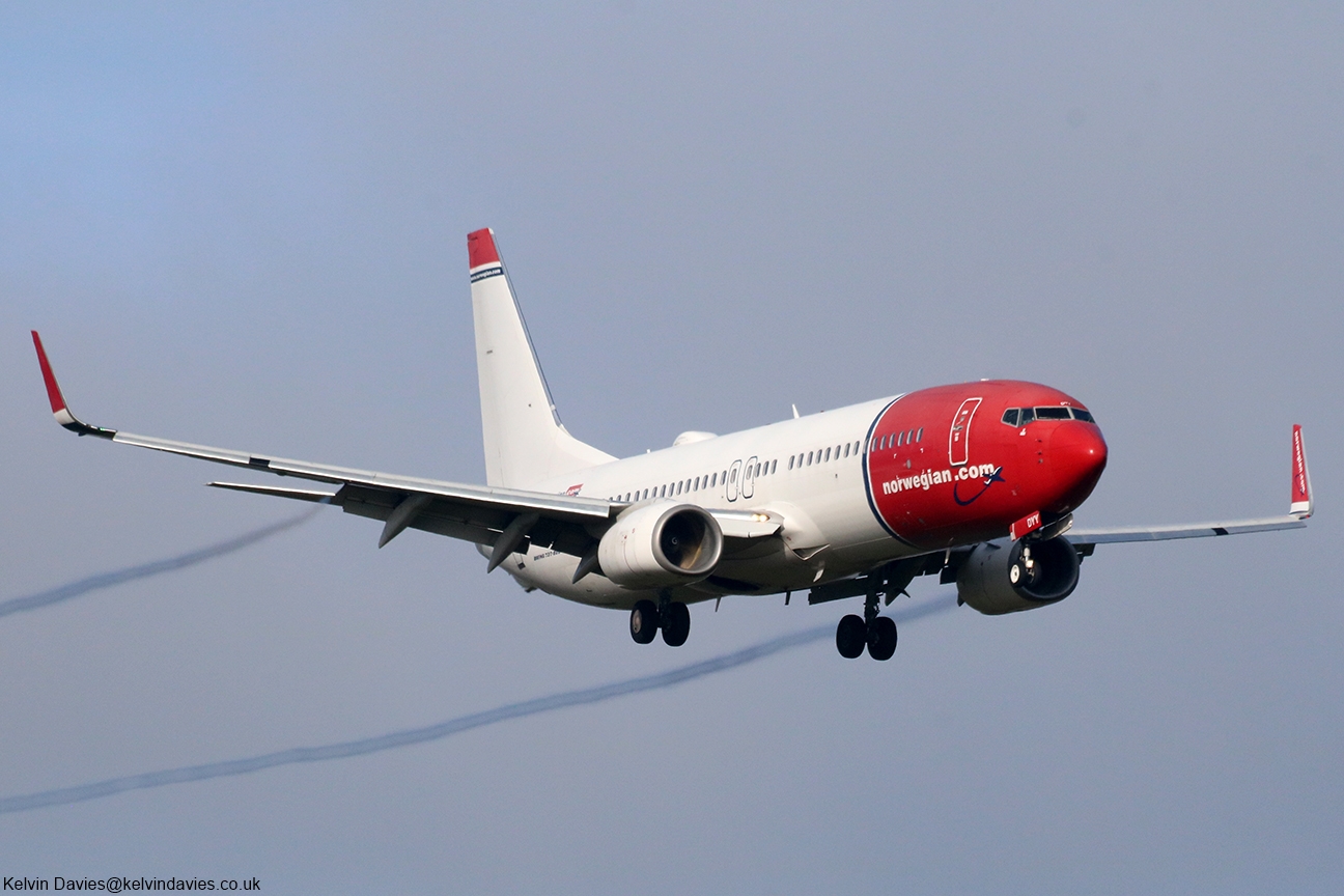 Norwegian Air Shuttle 737NG LN-DYY