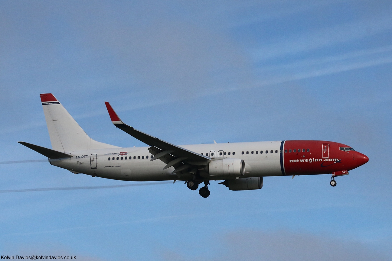 Norwegian Air Shuttle 737NG LN-DYY